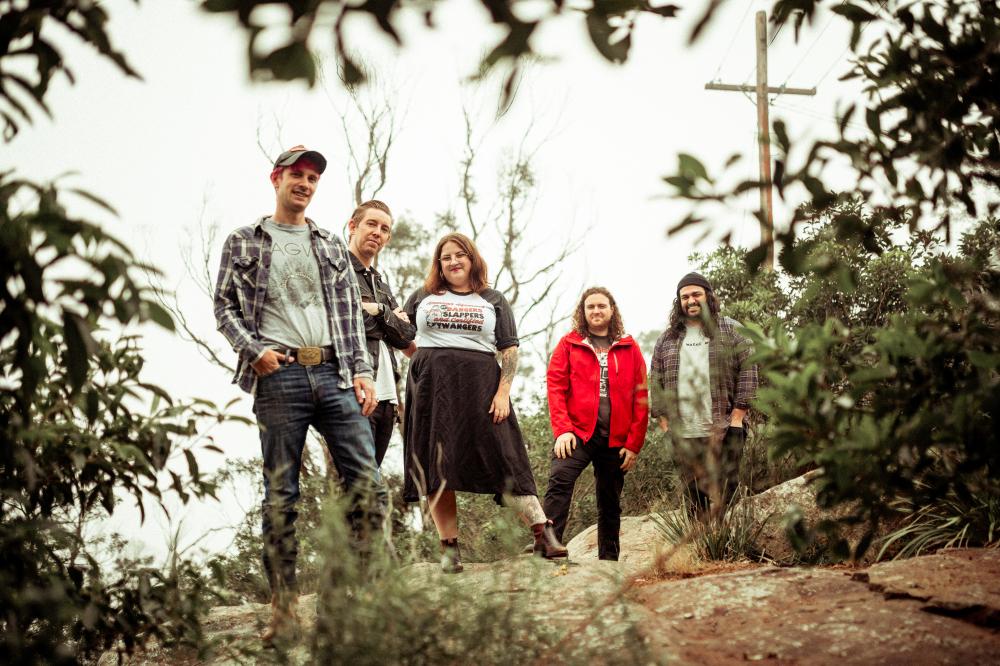 Feature: Amends - Walking Backwards feat. Laura Jane Grace