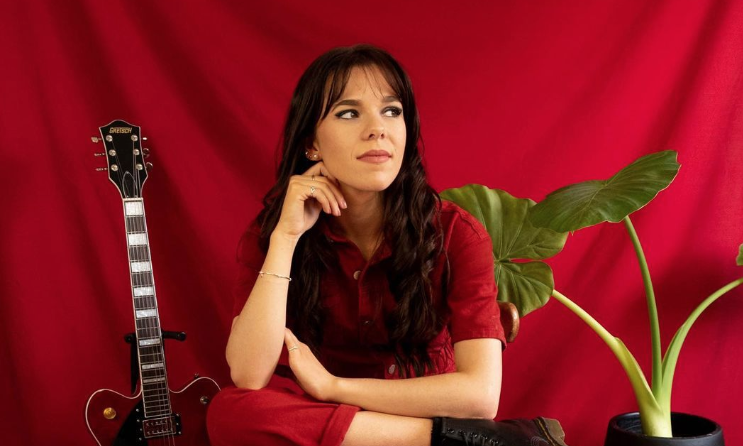 Feature: Lucy Lorenne - Summers Gone